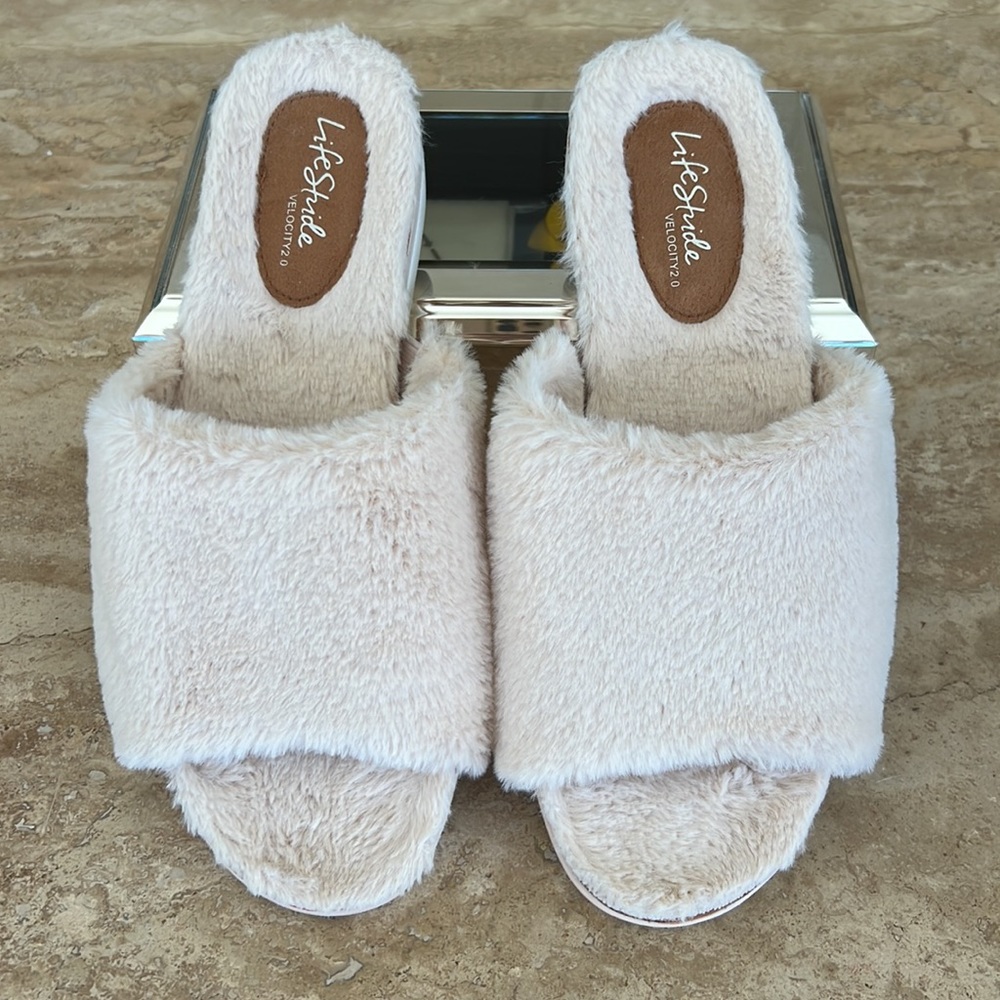 Life Stride Plush Slipper (Women's) - Picture 2 of 5
